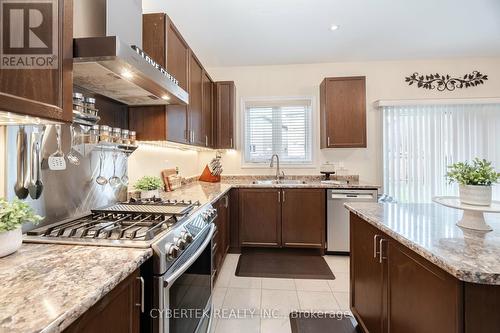 8 Tetra Court, Brampton (Credit Valley), ON - Indoor Photo Showing Kitchen With Double Sink