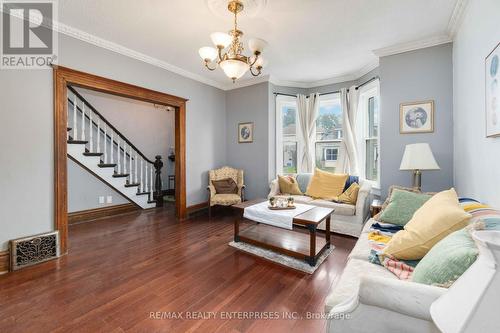 1225 Queenston Road S, Cambridge, ON - Indoor Photo Showing Living Room