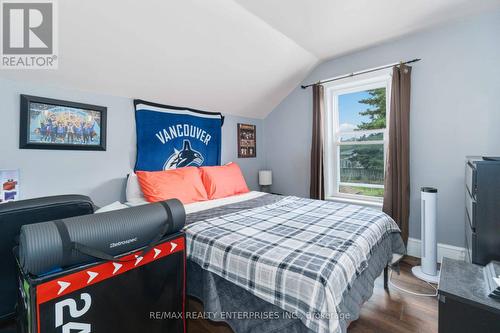 1225 Queenston Road S, Cambridge, ON - Indoor Photo Showing Bedroom