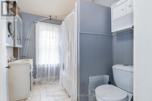 1225 Queenston Road S, Cambridge, ON - Indoor Photo Showing Bathroom