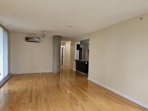 Living room - 408-4720 Rue Jean-Talon E., Montréal (Saint-Léonard), QC - Indoor Photo Showing Other Room