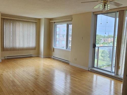 Living room - 408-4720 Rue Jean-Talon E., Montréal (Saint-Léonard), QC - Indoor Photo Showing Other Room