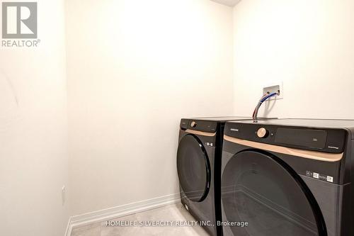 340 Bismark Drive, Cambridge, ON - Indoor Photo Showing Laundry Room