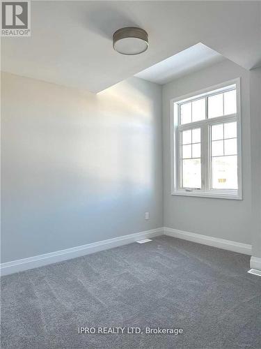 30 Periwinkle Road W, Springwater (Midhurst), ON - Indoor Photo Showing Other Room