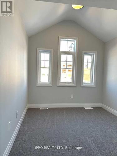 30 Periwinkle Road W, Springwater (Midhurst), ON - Indoor Photo Showing Other Room