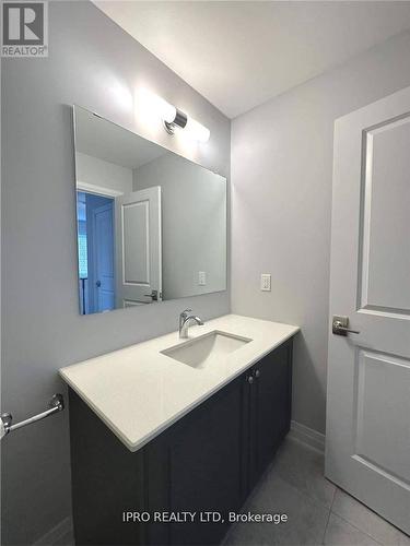 30 Periwinkle Road W, Springwater (Midhurst), ON - Indoor Photo Showing Bathroom