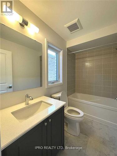 30 Periwinkle Road W, Springwater (Midhurst), ON - Indoor Photo Showing Bathroom