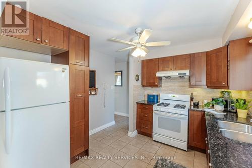 62 Ambleside Drive, Brampton (Brampton South), ON - Indoor Photo Showing Kitchen With Double Sink