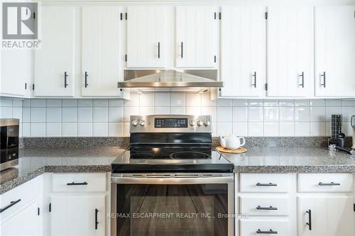 154 Hendrie Avenue, Burlington, ON - Indoor Photo Showing Kitchen