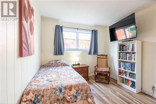 154 Hendrie Avenue, Burlington (Bayview), ON - Indoor Photo Showing Bedroom