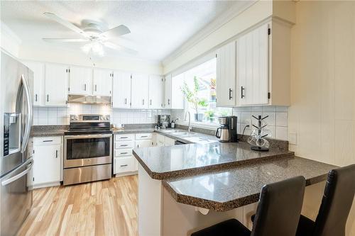 154 Hendrie Avenue, Burlington, ON - Indoor Photo Showing Kitchen