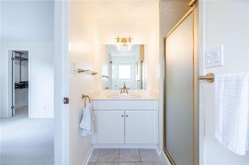 154 Hendrie Avenue, Burlington, ON - Indoor Photo Showing Bathroom