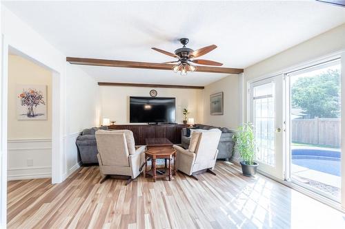 154 Hendrie Avenue, Burlington, ON - Indoor Photo Showing Living Room