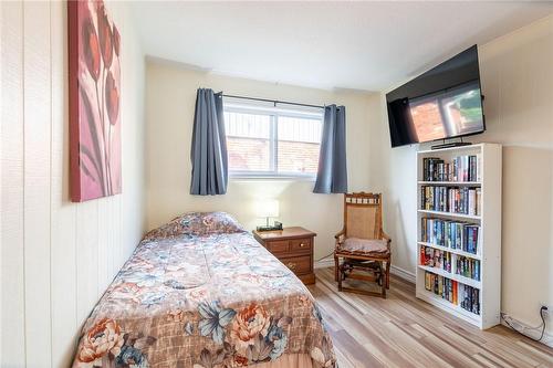 154 Hendrie Avenue, Burlington, ON - Indoor Photo Showing Bedroom