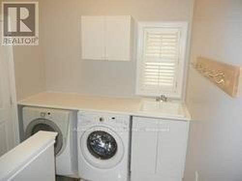 110 Cupola (Main Floor) Crescent, Vaughan, ON - Indoor Photo Showing Laundry Room