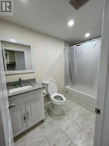 136 Ural Circle, Brampton (Sandringham-Wellington), ON - Indoor Photo Showing Bathroom