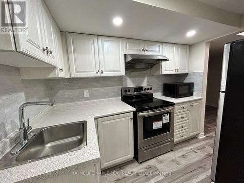 136 Ural Circle, Brampton (Sandringham-Wellington), ON - Indoor Photo Showing Kitchen With Double Sink