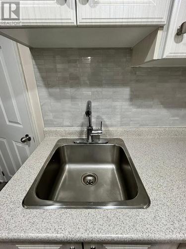 136 Ural Circle, Brampton (Sandringham-Wellington), ON - Indoor Photo Showing Kitchen