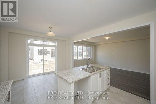 106 Sunflower Crescent, Thorold, ON - Indoor Photo Showing Kitchen With Double Sink