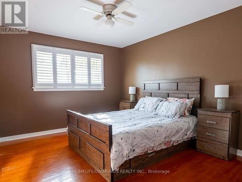 6361 Margaret Street, Niagara Falls, ON - Indoor Photo Showing Bedroom