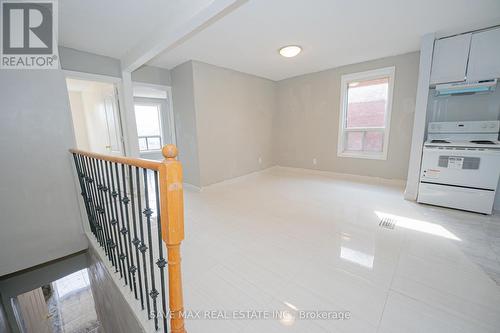 33 Gertrude Street, Hamilton (Crown Point), ON - Indoor