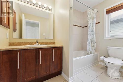 215 Huntsville Drive, Ottawa, ON - Indoor Photo Showing Bathroom