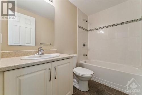 215 Huntsville Drive, Ottawa, ON - Indoor Photo Showing Bathroom