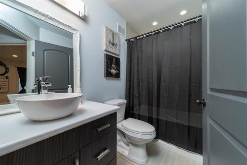 24 Millar Drive, Ste Anne Rm, MB - Indoor Photo Showing Bathroom