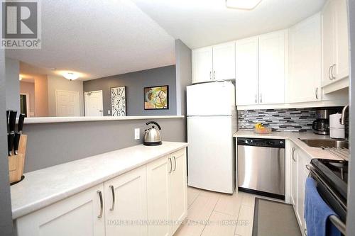 904 - 3145 Queen Frederica Drive, Mississauga (Applewood), ON - Indoor Photo Showing Kitchen