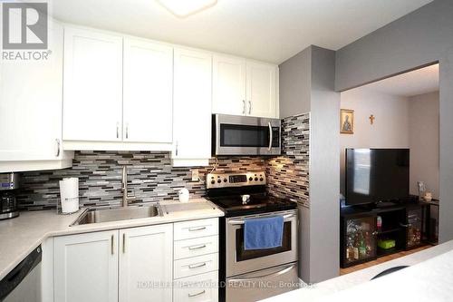 904 - 3145 Queen Frederica Drive, Mississauga, ON - Indoor Photo Showing Kitchen