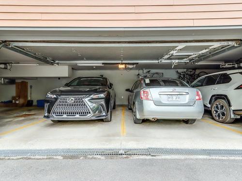 Garage - 101-4685 Rue De Rouen, Montréal (Mercier/Hochelaga-Maisonneuve), QC - Indoor Photo Showing Garage