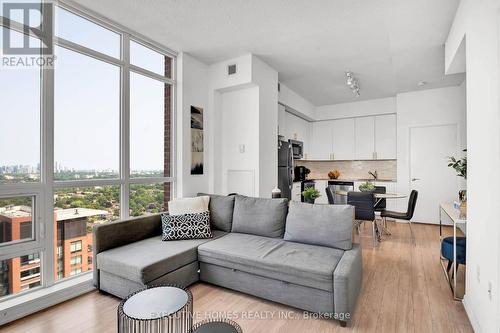 2803 - 830 Lawence Avenue W, Toronto (Yorkdale-Glen Park), ON - Indoor Photo Showing Living Room