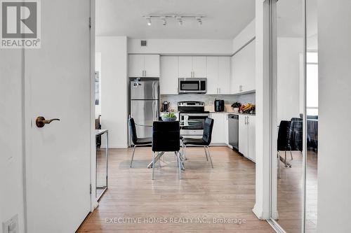 2803 - 830 Lawence Avenue W, Toronto (Yorkdale-Glen Park), ON - Indoor Photo Showing Kitchen With Stainless Steel Kitchen