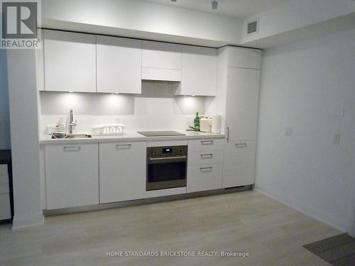 531 - 33 Frederick Todd Way, Toronto (Thorncliffe Park), ON - Indoor Photo Showing Kitchen