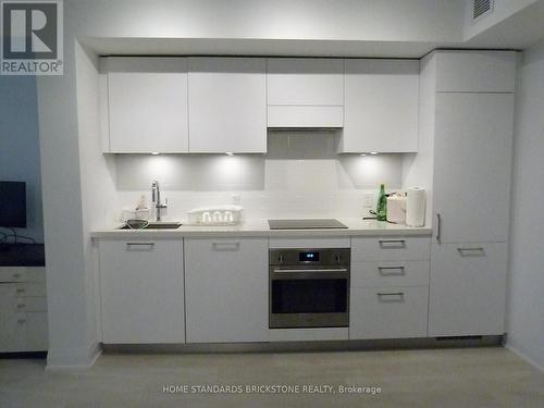 531 - 33 Frederick Todd Way, Toronto (Thorncliffe Park), ON - Indoor Photo Showing Kitchen