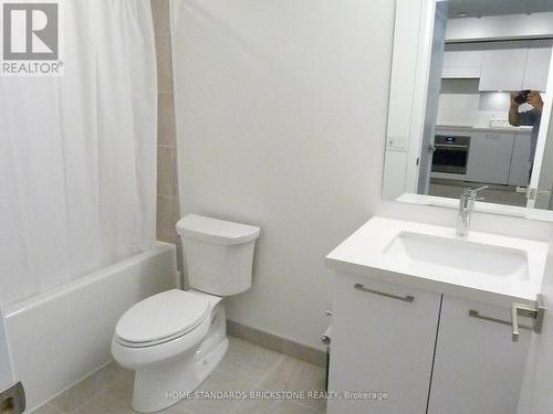 531 - 33 Frederick Todd Way, Toronto (Thorncliffe Park), ON - Indoor Photo Showing Bathroom