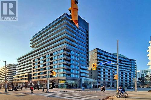 N921 - 120 Bayview Avenue, Toronto (Waterfront Communities), ON - Outdoor With Facade