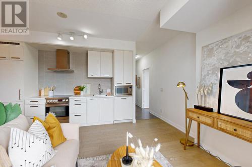 N921 - 120 Bayview Avenue, Toronto (Waterfront Communities), ON - Indoor Photo Showing Kitchen