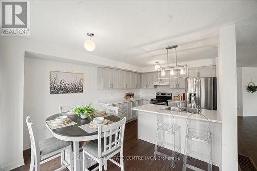 47 Caspian Square, Clarington (Bowmanville), ON - Indoor Photo Showing Dining Room