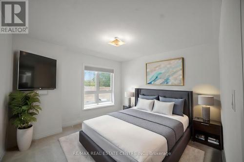 47 Caspian Square, Clarington (Bowmanville), ON - Indoor Photo Showing Bedroom