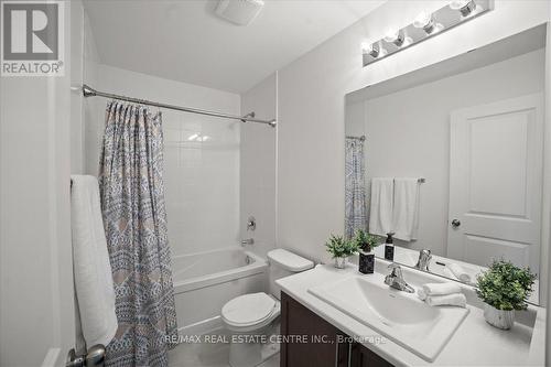 47 Caspian Square, Clarington (Bowmanville), ON - Indoor Photo Showing Bathroom