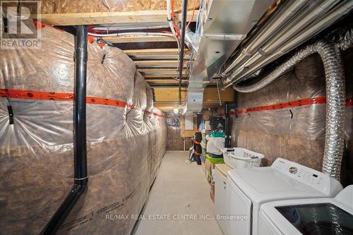 47 Caspian Square, Clarington (Bowmanville), ON - Indoor Photo Showing Laundry Room