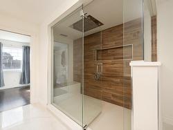 Ensuite bathroom - 