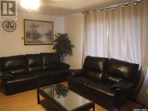 905 Railway Avenue, Burstall, SK - Indoor Photo Showing Living Room