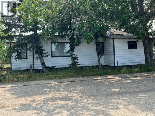 905 Railway Avenue, Burstall, SK - Outdoor