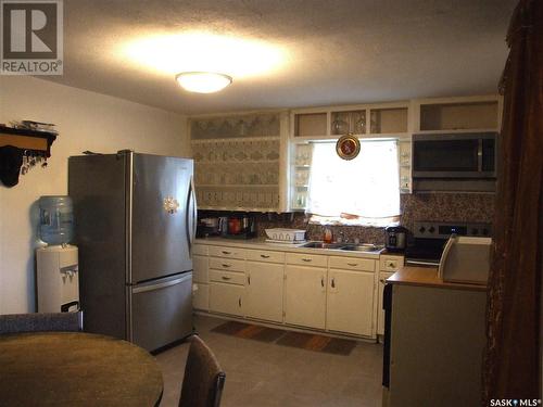 905 Railway Avenue, Burstall, SK - Indoor Photo Showing Kitchen With Double Sink