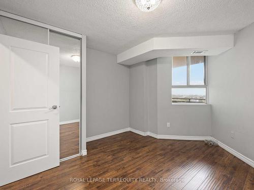 1112-234 Albion Rd, Toronto, ON - Indoor Photo Showing Other Room