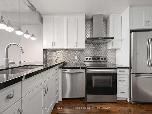 1112-234 Albion Rd, Toronto, ON - Indoor Photo Showing Kitchen With Double Sink With Upgraded Kitchen