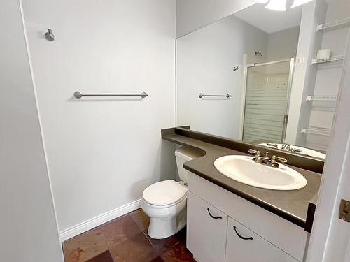 23-1775 Mckinley Crt, Kamloops, BC - Indoor Photo Showing Bathroom