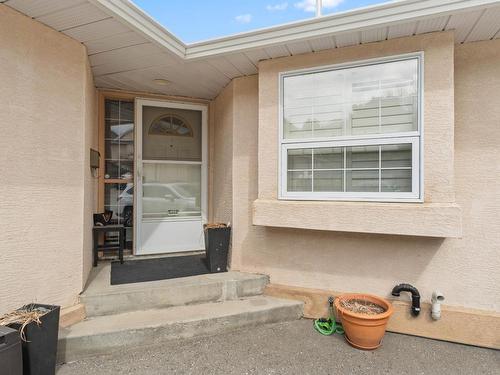 23-1775 Mckinley Crt, Kamloops, BC - Outdoor